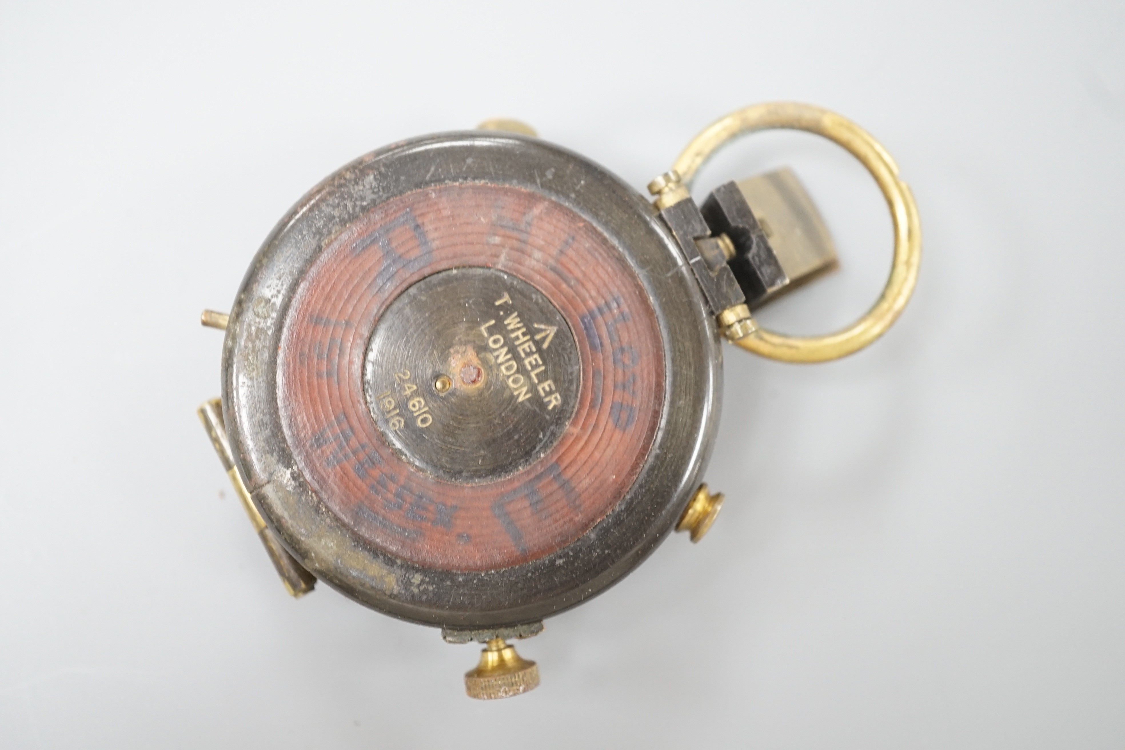 A WWI compass by T. wheeler London 1918, cased